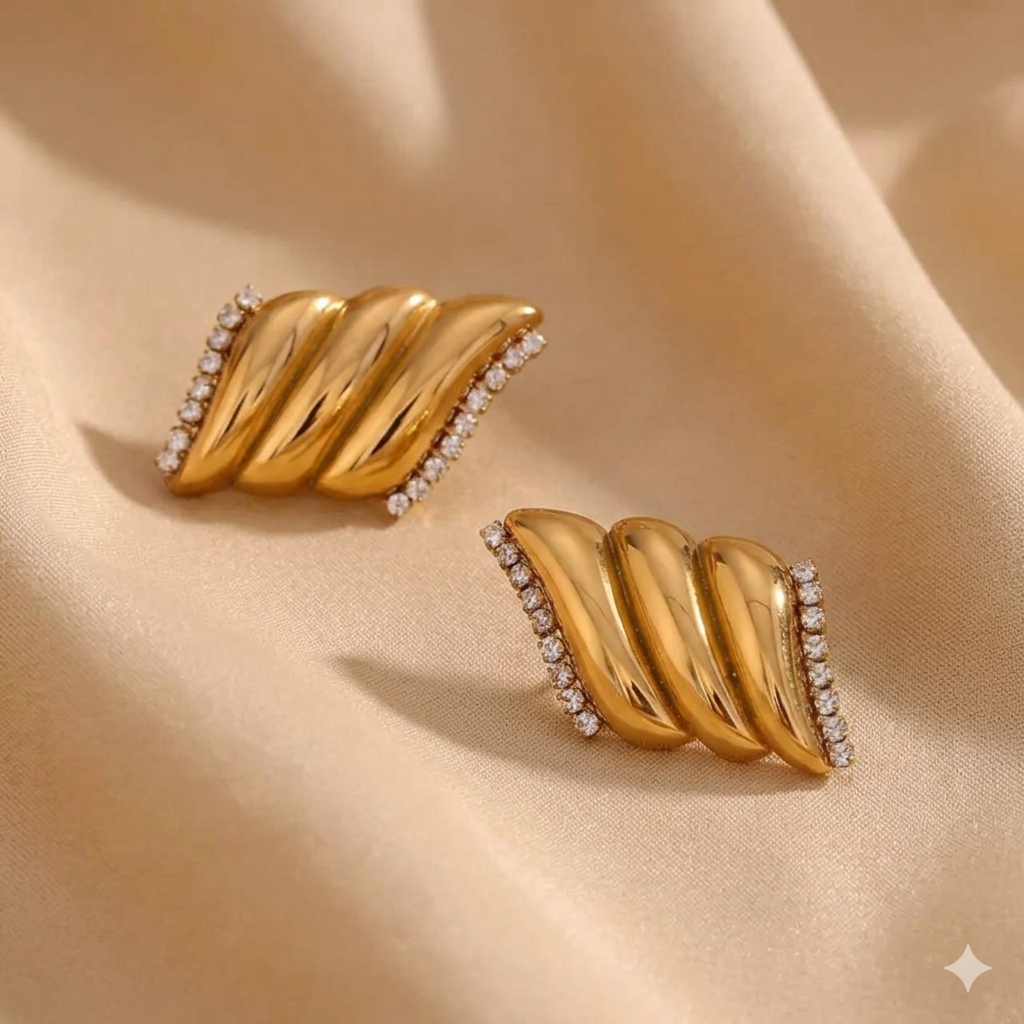 Triple Threat Earrings VÉOURA